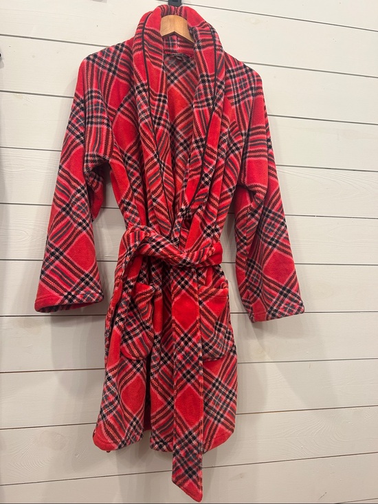 Victoria's Secret Other - Victoria's Secret Red and Black Plaid Fleece Robe